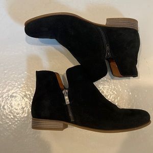 Sam Edelman ankle bootie with zip
